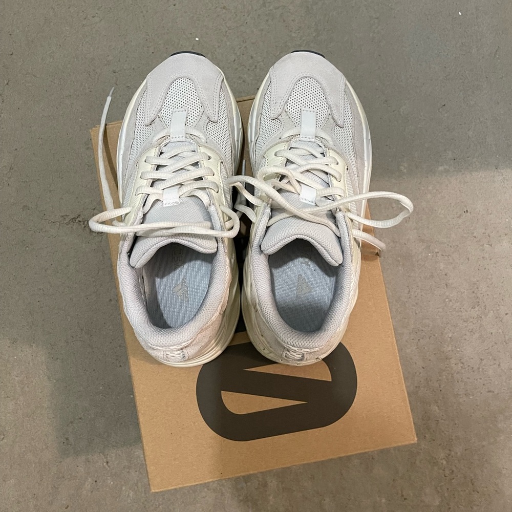 Yeezy 700 Analog - Picture 4 of 8